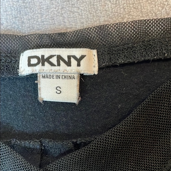 DKNY Black Sleeveless Loose Fitting Mesh Detail Camisole - Picture 5 of 7